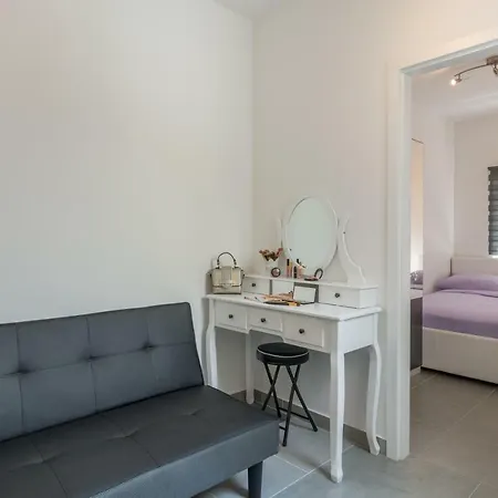 Luxury Melissa Apartment