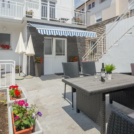 Luxury Melissa Apartment