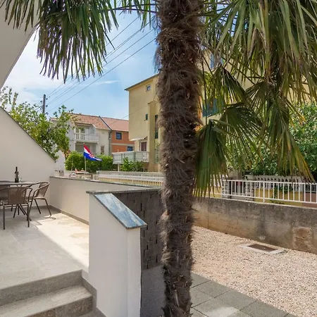 Luxury Melissa Apartment