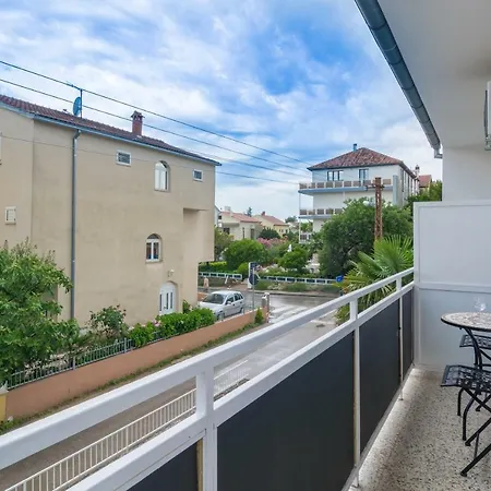 Luxury Melissa Vodice