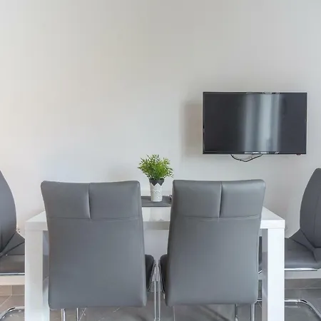 Luxury Melissa Apartment