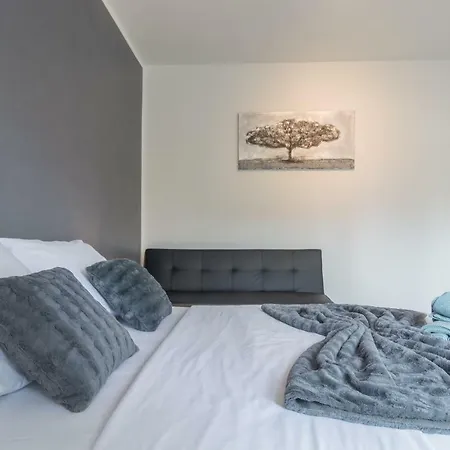 Luxury Melissa Vodice