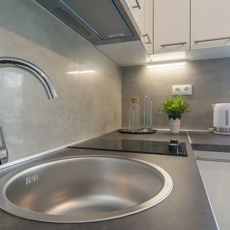 Luxury Melissa Vodice