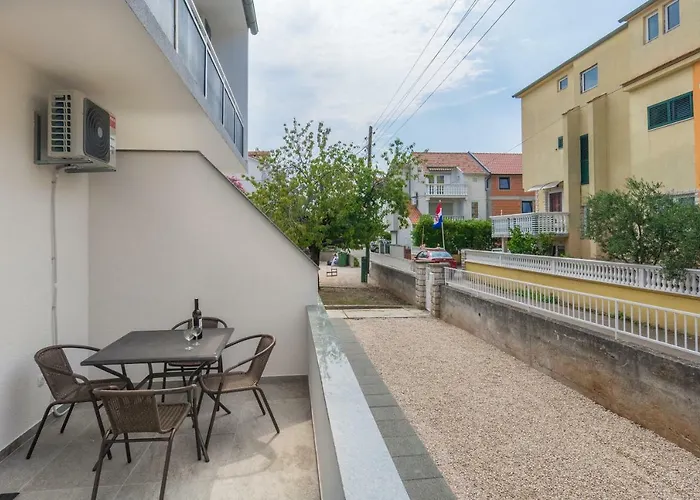 Luxury Melissa Vodice