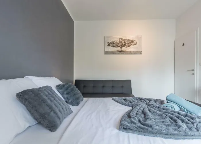 Luxury Melissa Vodice