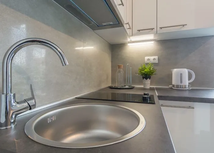 Luxury Melissa Vodice